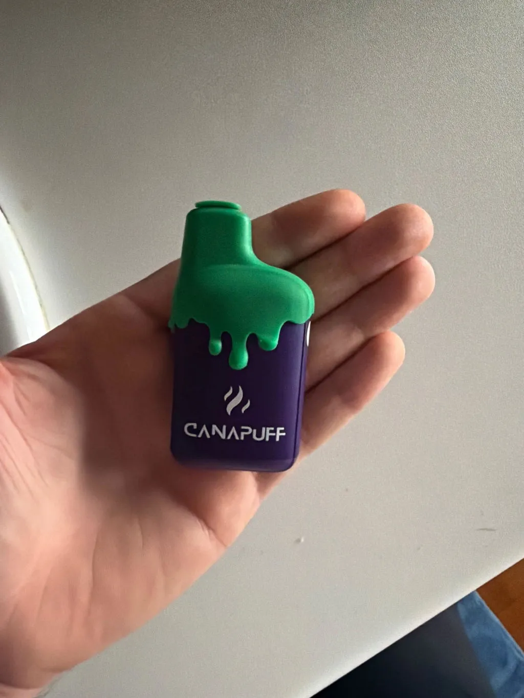 CANAPUFF Grand Daddy Purple 9H-HHC vape 2ml bær