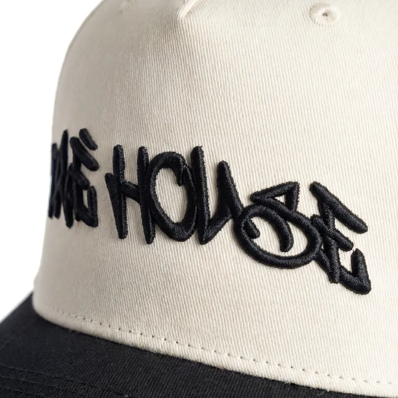 TRE HOUSE Graffiti Logo caps cream justerbar