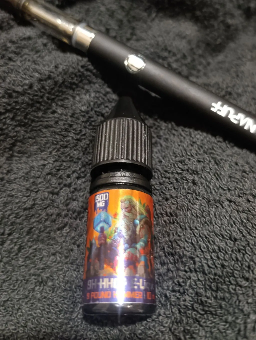 Canapuff 9 Pound Hammer 9H-HHCP væske 10ml 1500mg jordaktig